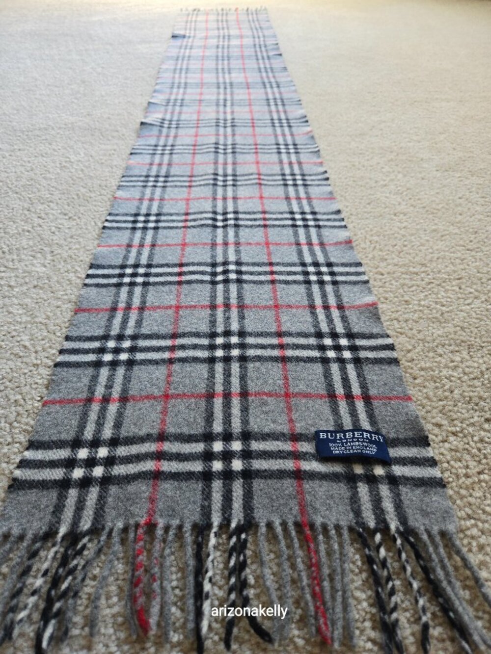 Burberry Nova Check Lambswool Scarf Grey SMALL HOLE - Picture 6 of 11